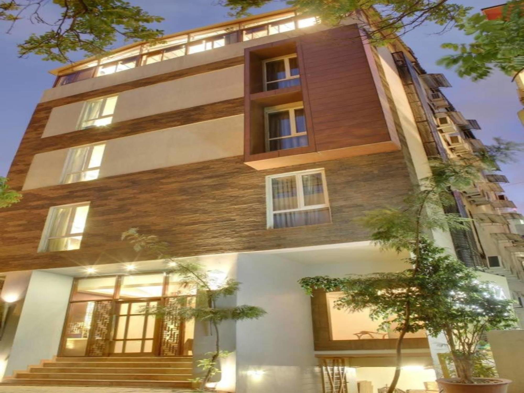 Justa Off Mg Road Hotel Bangalore Exterior photo